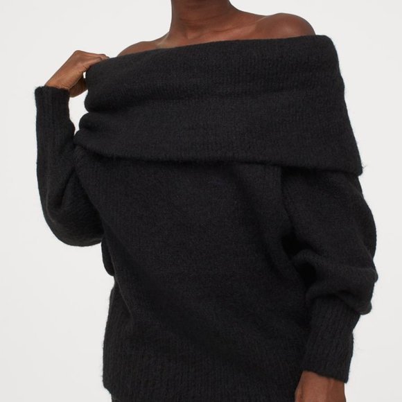 H&M Sweaters - H&M Black Chunky Knit Oversized Off the Shoulder Sweater Size Small